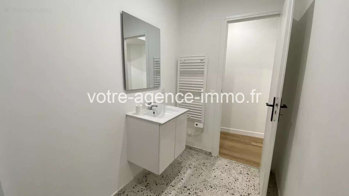 Appartement à CONTES