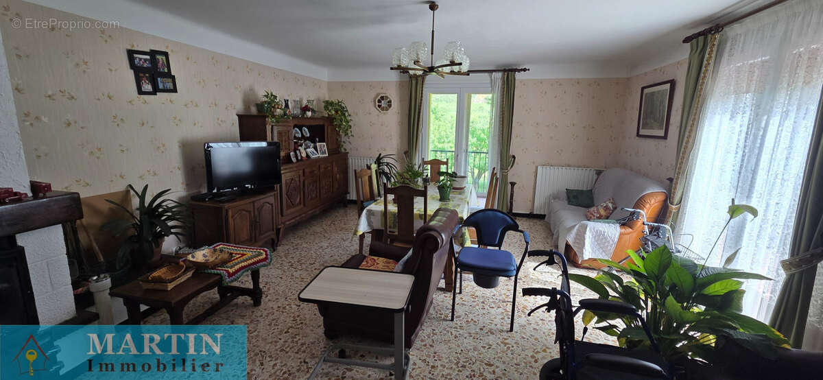 Maison à REYNES