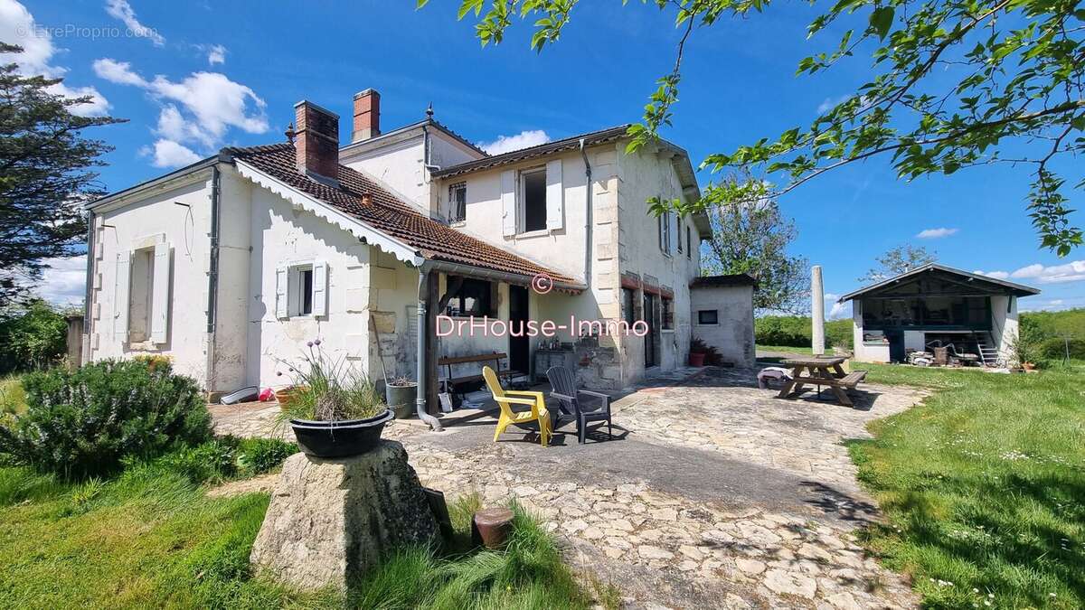 Maison 203 m² à Saint-Brice  - photo 35