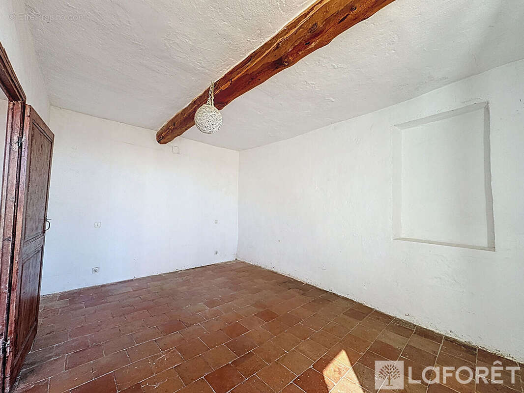 Roquebrune Cap Martin- 2  pièces 45m² avec beau potentiel - photo 9