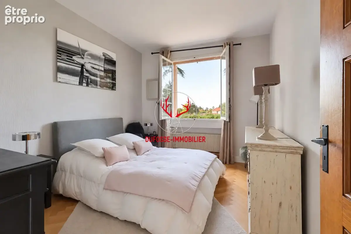 SAINT CYR AU MONT D'OR : Demeure familiale 300m2 avec Vue et terrain de 3200m2 - photo 6