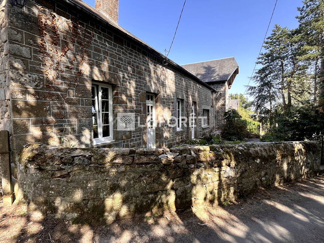 Maison à ATHIS-DE-L'ORNE