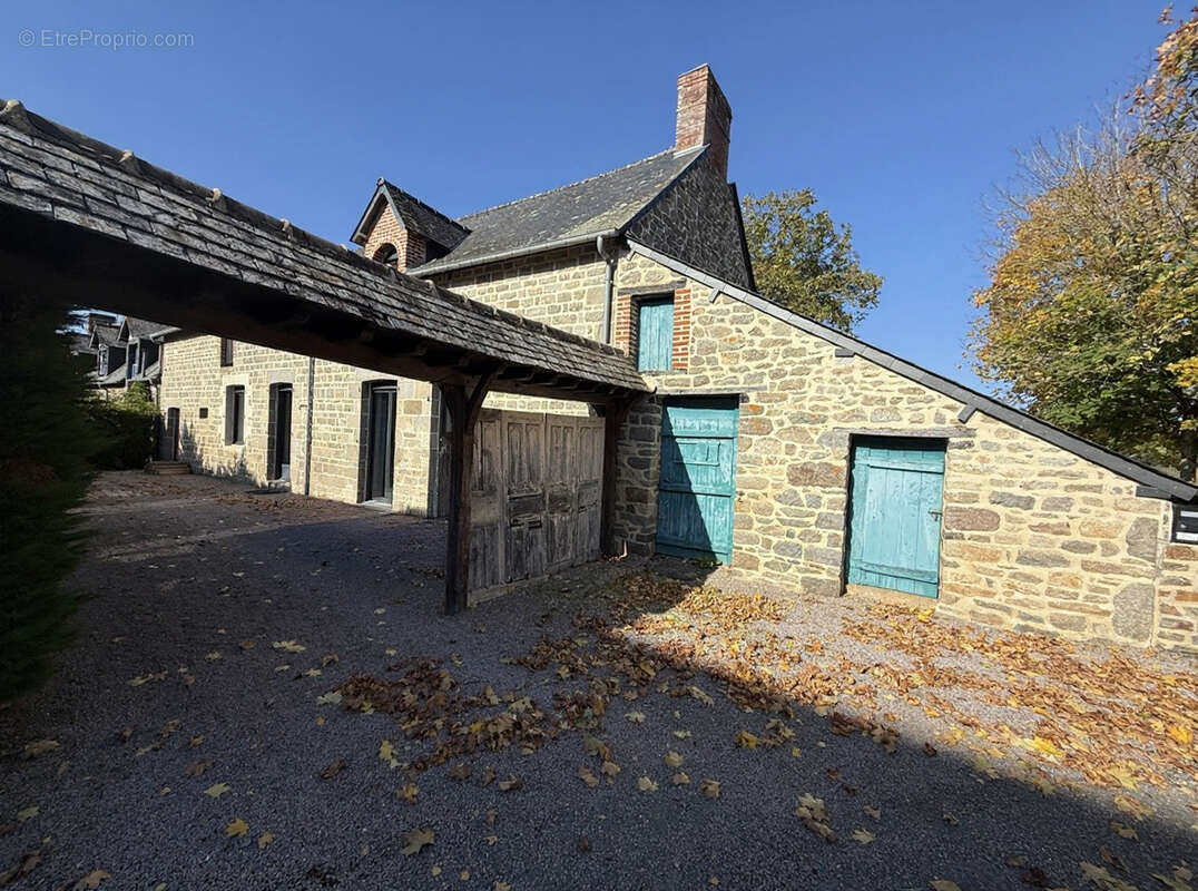 Maison à SAINT-LEGER-DES-PRES