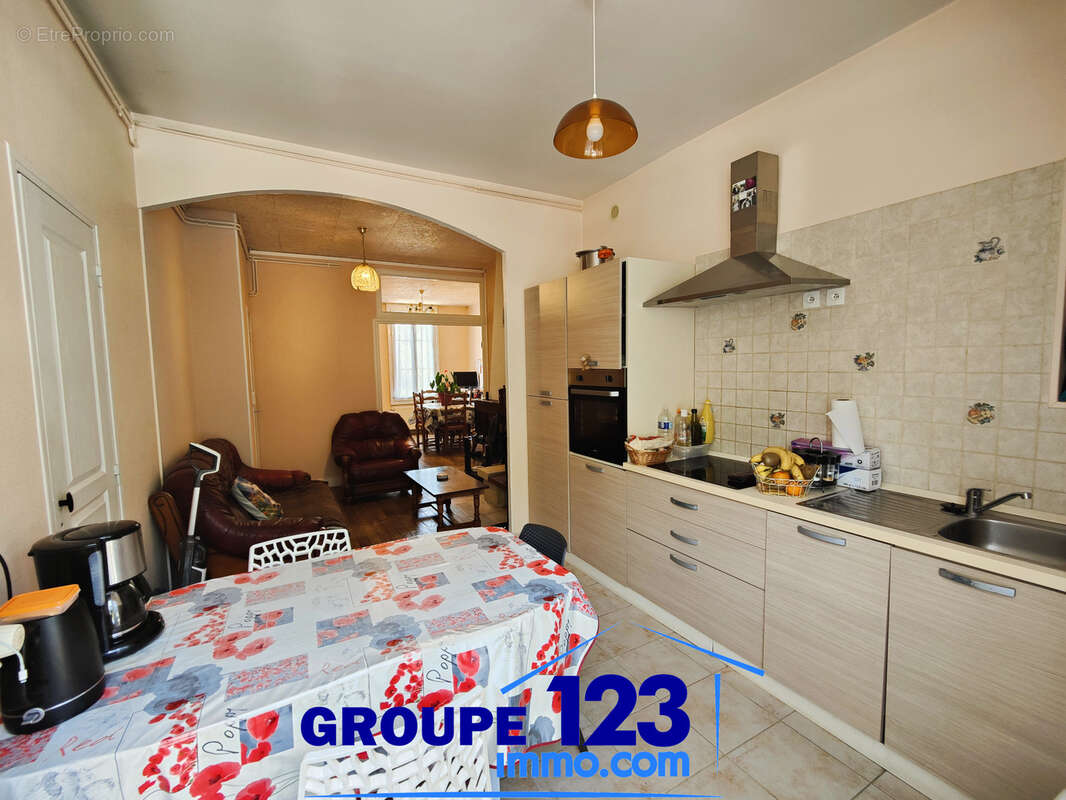 Un bien atypique avec vue sur l’Yonne et de multiples possibilités - photo 2