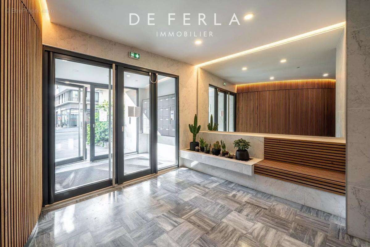 Appartement à PARIS-15E