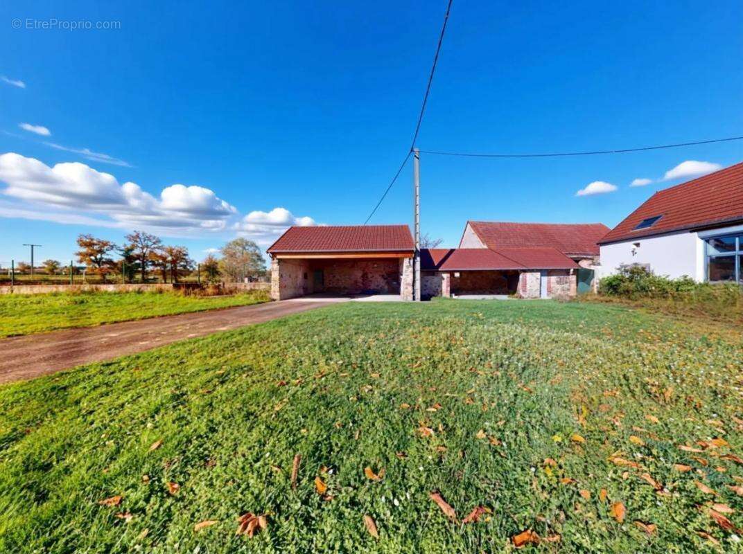 Maison à LAPEYROUSE