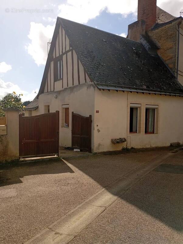 Maison à BUEIL-EN-TOURAINE