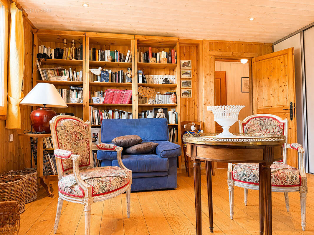 Magnifique chalet 7 pieces a bogeve de 270m2 avec terrain de 1808m2 - photo 5