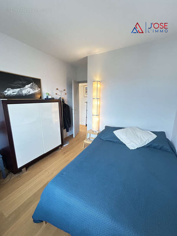 Chambre principale au calme - Appartement à MAISONS-LAFFITTE