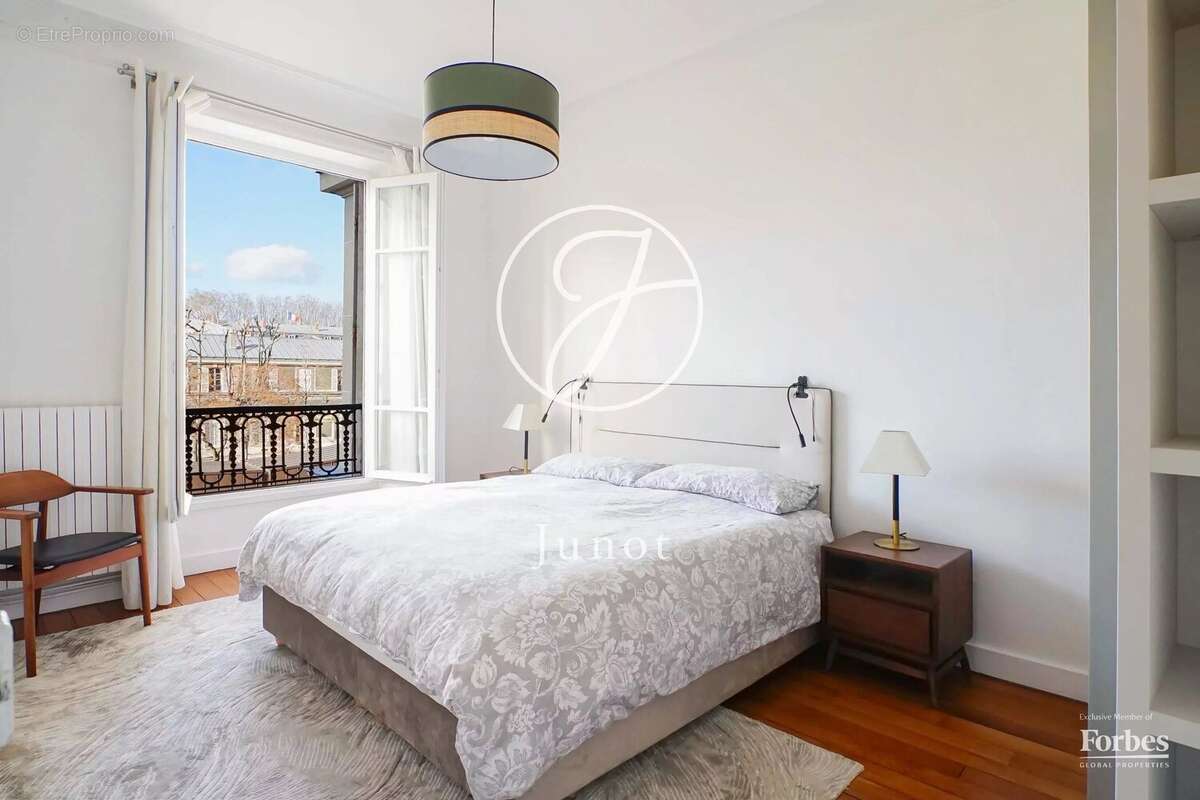 Appartement à PARIS-7E