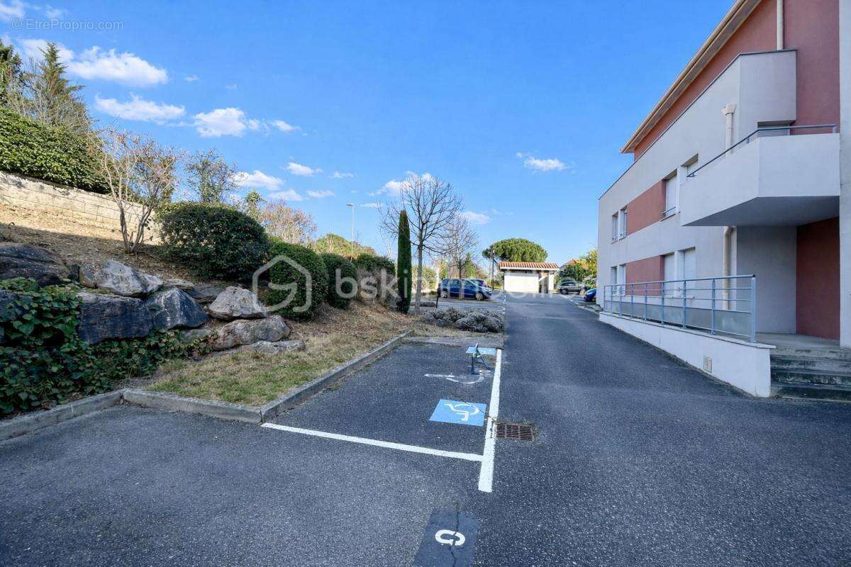 Appartement à SAINT-GENIS-LAVAL