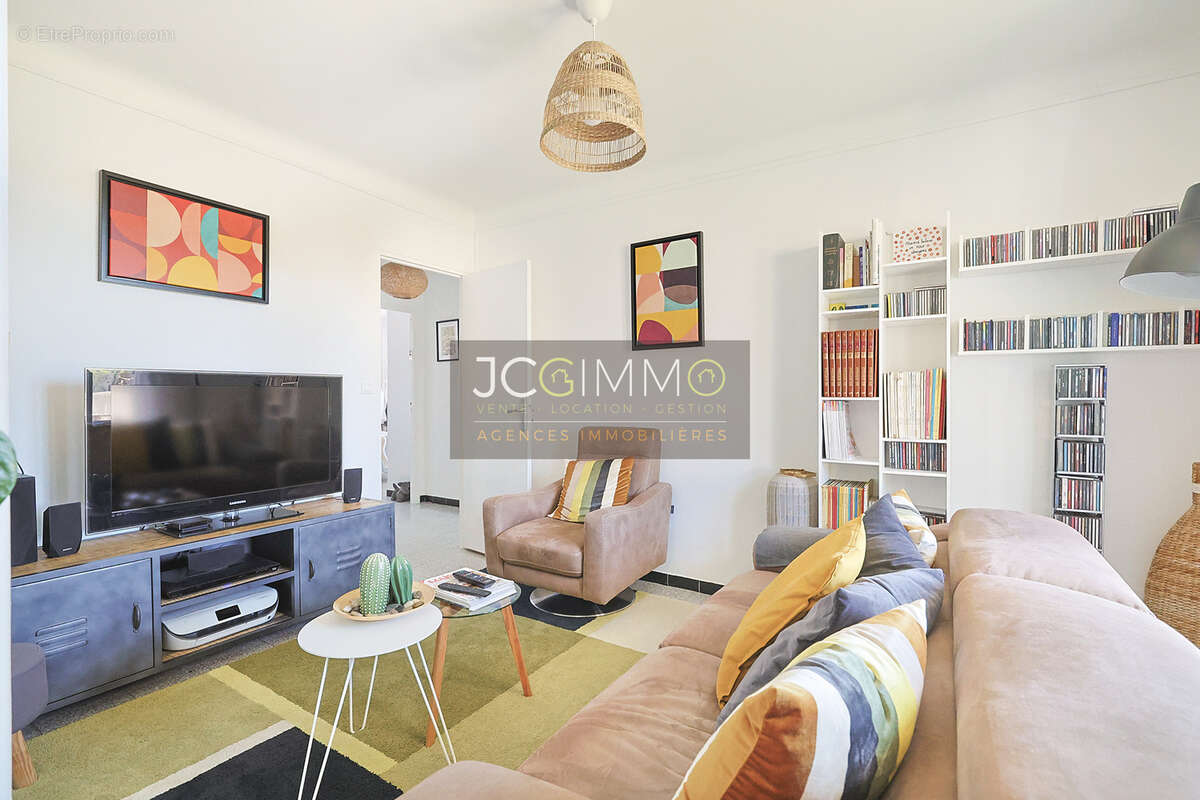 Appartement à CUERS