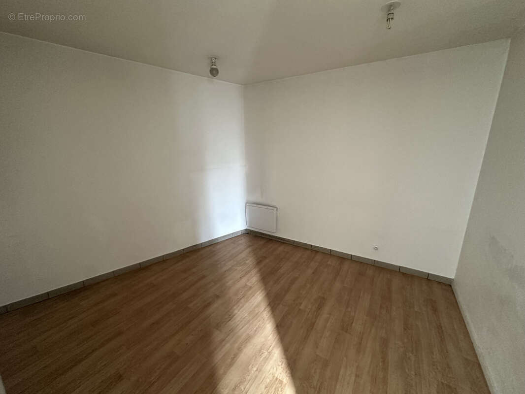Appartement à VIRAZEIL