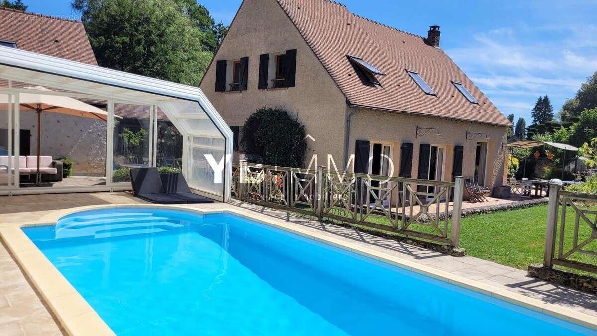 Maison à LA CELLE-LES-BORDES