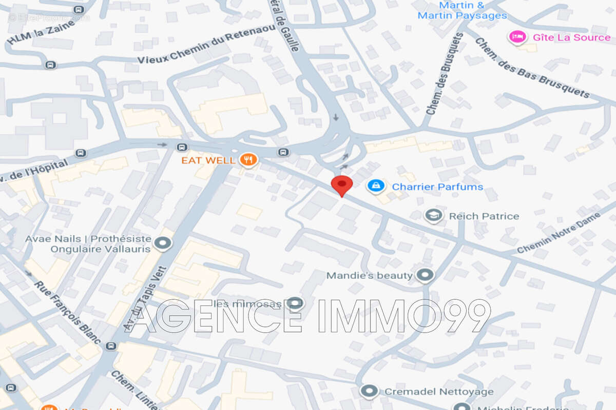 Parking à VALLAURIS