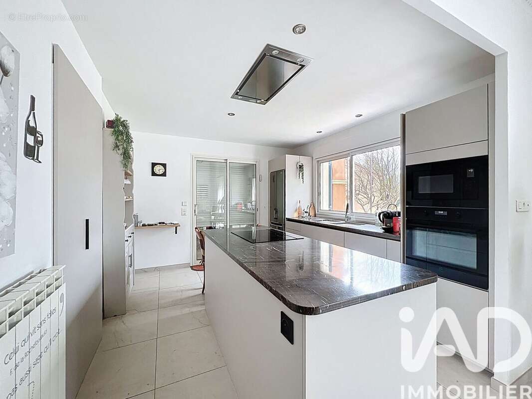 Maison 136 m² à Argens-Minervois  - photo 2