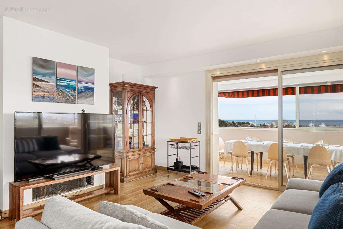 Appartement 4 pièces avec vue Port Vauban, mer et montagnes – Antibes - photo 17