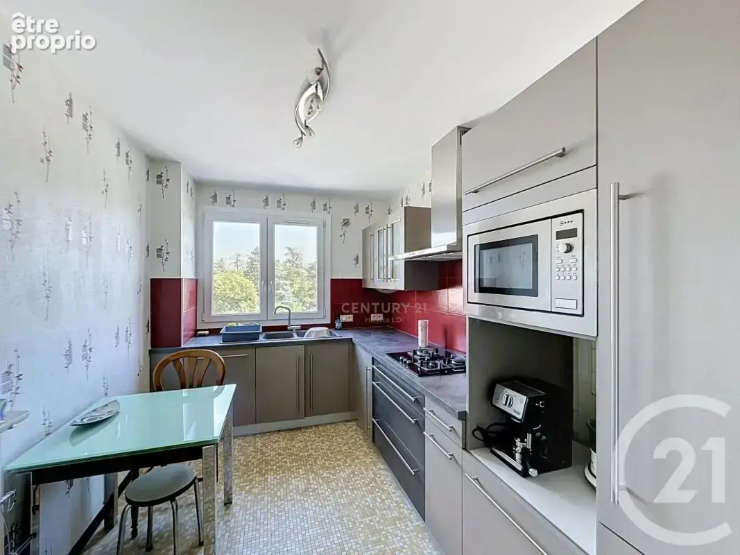 Appartement 67 m² à Sainte-Foy-Les-Lyon  - photo 11