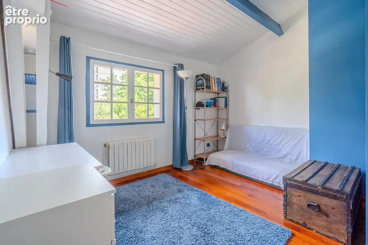 Bègles Proche Barrière - Maison de 188m² avec jardin et garage - photo 15