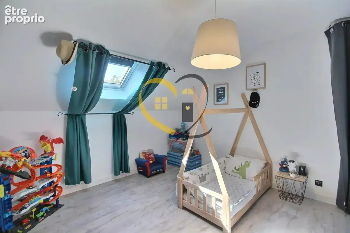 À VENDRE MAISON 122 m² et 48m² extension rénovée en 2019 à SAINT-GERMAIN-DU-PUY (18390) - photo 9