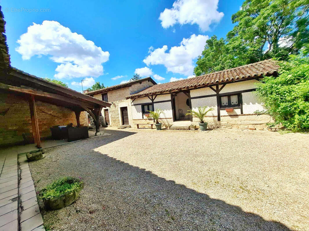 Maison à VIRIAT