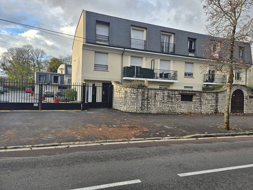 Appartement à DAMMARIE-LES-LYS