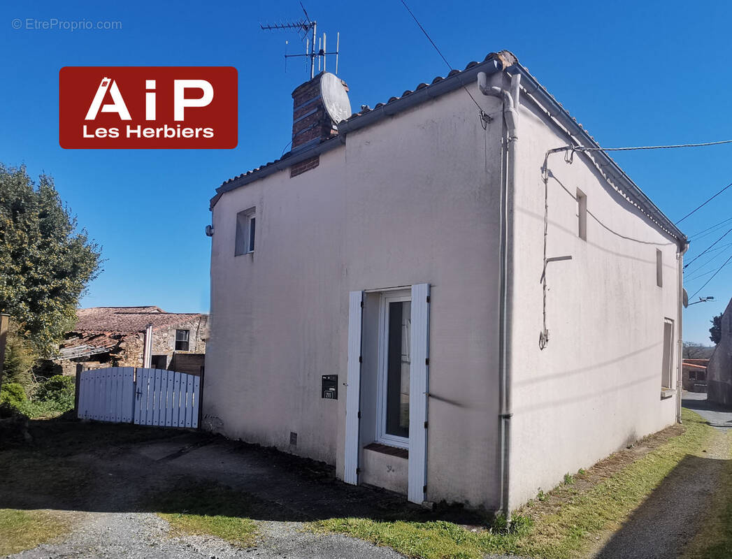 Maison à LES HERBIERS
