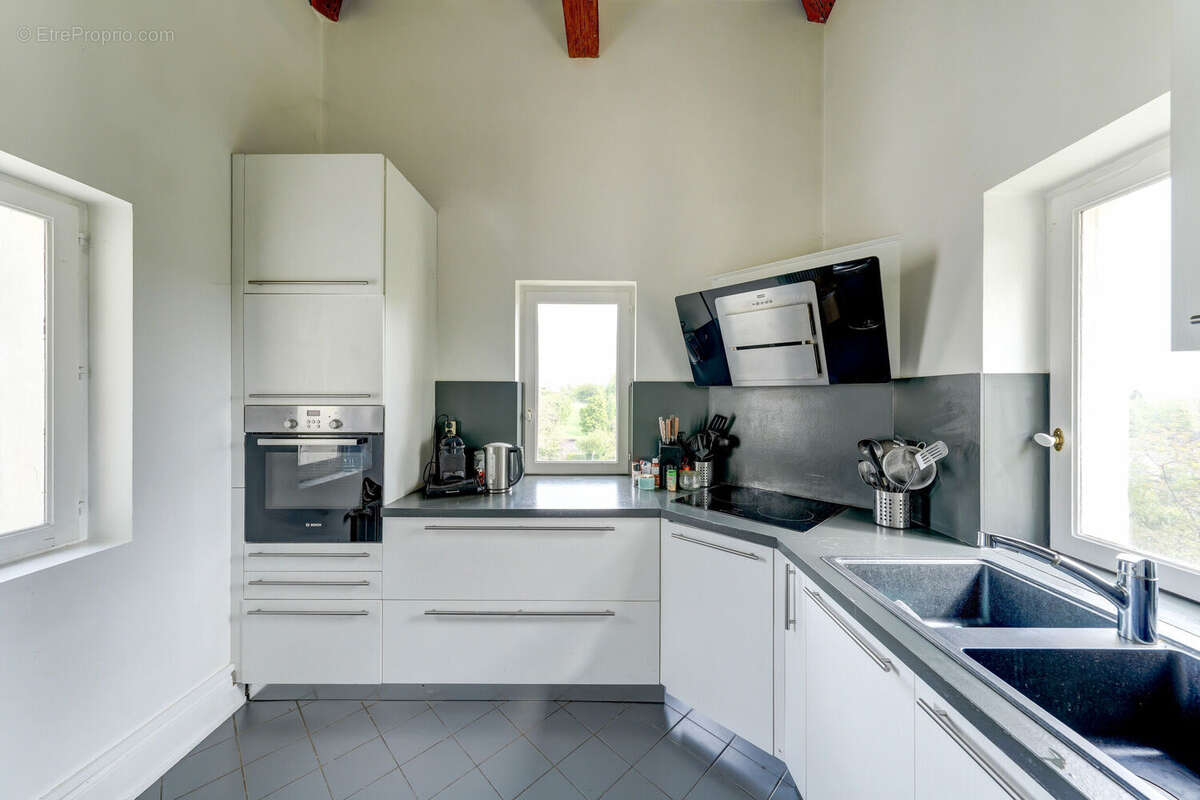 Appartement 144 m² à Collonges-Au-Mont-D'or  - photo 6