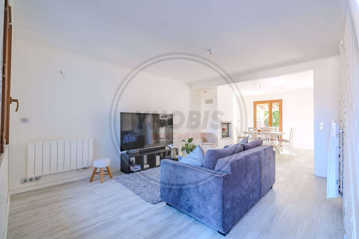 Maison à LES MUREAUX