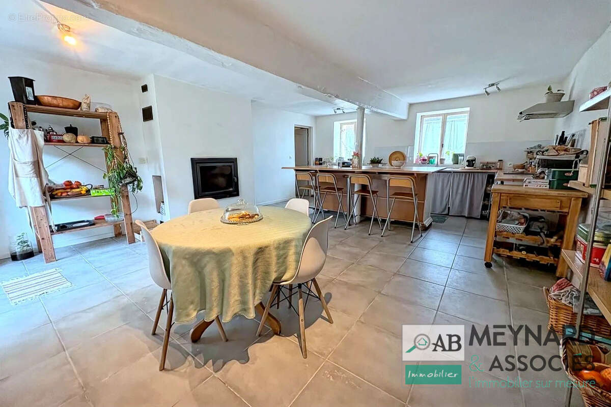 Maison à LESCHEROLLES