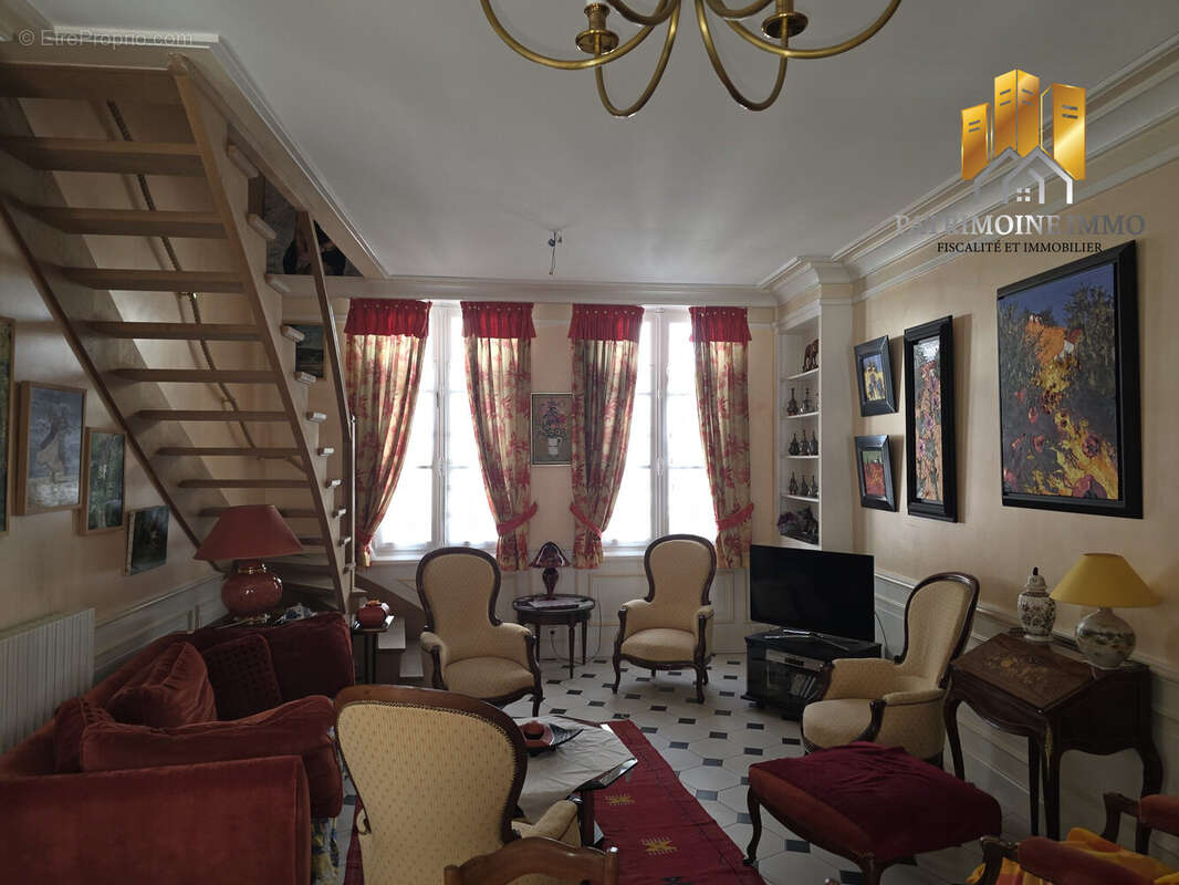 Maison à LA CHARTRE-SUR-LE-LOIR