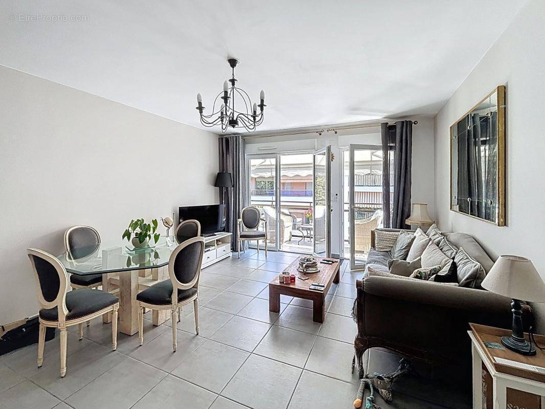 Appartement à LE CANNET