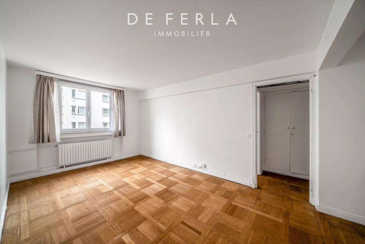 Appartement à PARIS-15E