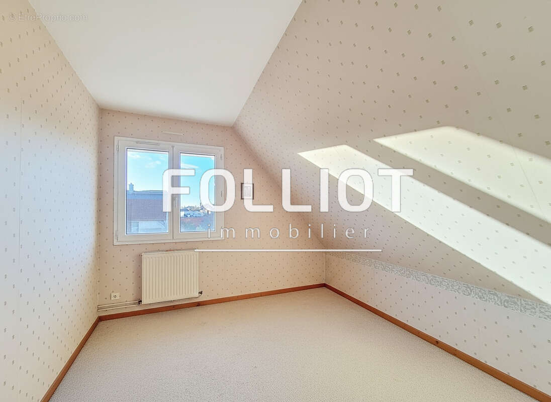 Maison à MONDEVILLE