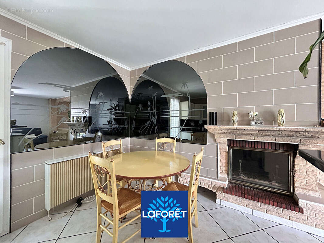 Maison à SAINT-LAURENT-DE-MURE