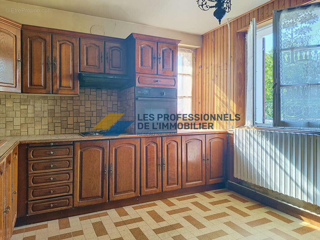Maison de ville 141 m2 + dépendances / Amilly - photo 4