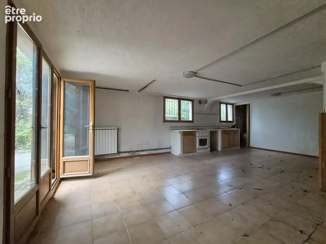Maison de caractère avec piscine, grand terrain arboré et fort potentiel de valorisation - photo 10