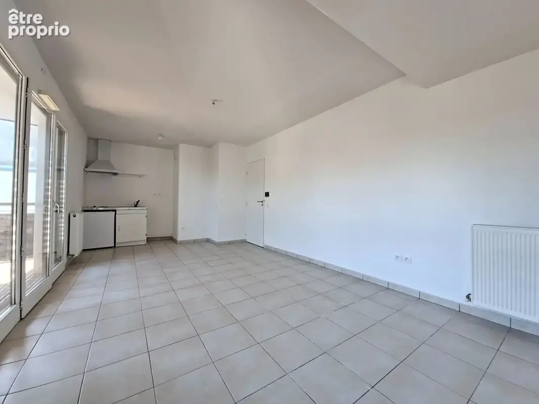 BAYONNE - Bel appartement T2 Lumineux au dernier étage. - photo 2