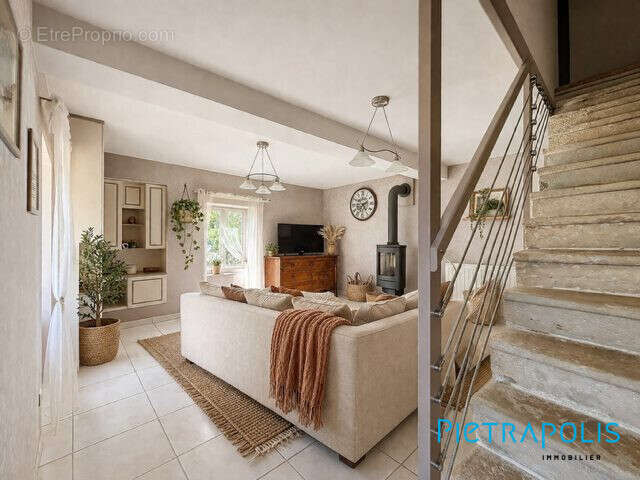 Maison 142 m² à Le Breuil  - photo 3