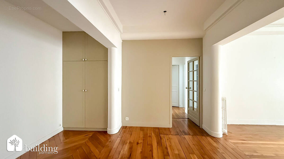 Appartement à PARIS-17E