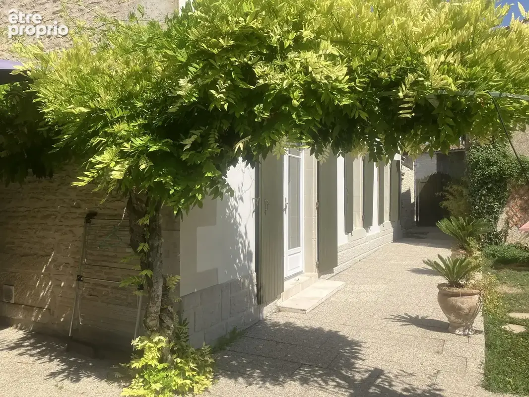 Maison 10 pièces 179 m² à vendre à Saint-Hilaire-La-Palud (79210) - photo 2