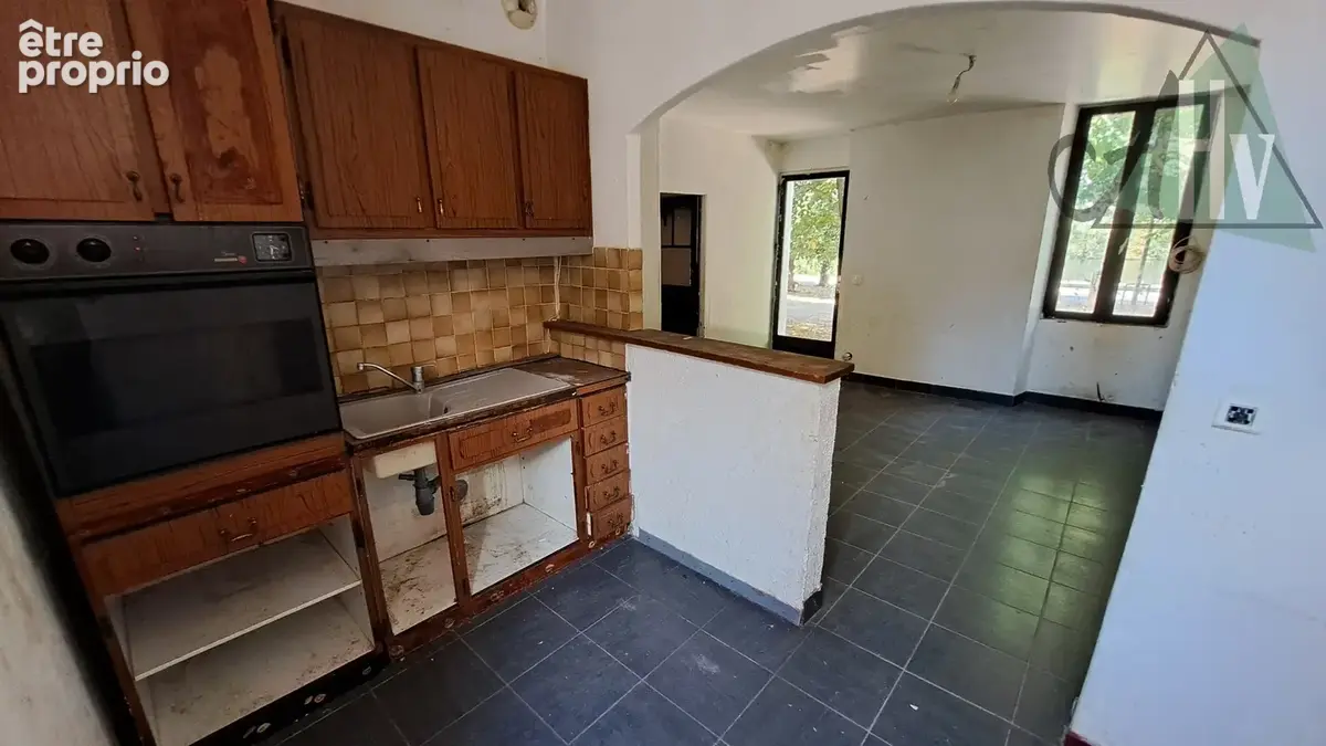 Pont sur Yonne - Maison de ville à rénover de 61,5 m2 - Idéal investisseur - photo 3