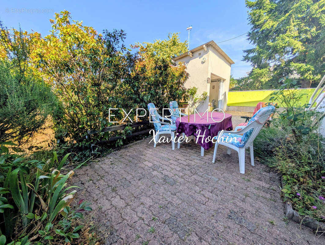 Maison 4 pièces évolutive (81 m2) sur grand terrain de 918 m2 avec dépendances & sous-sol complet - photo 8