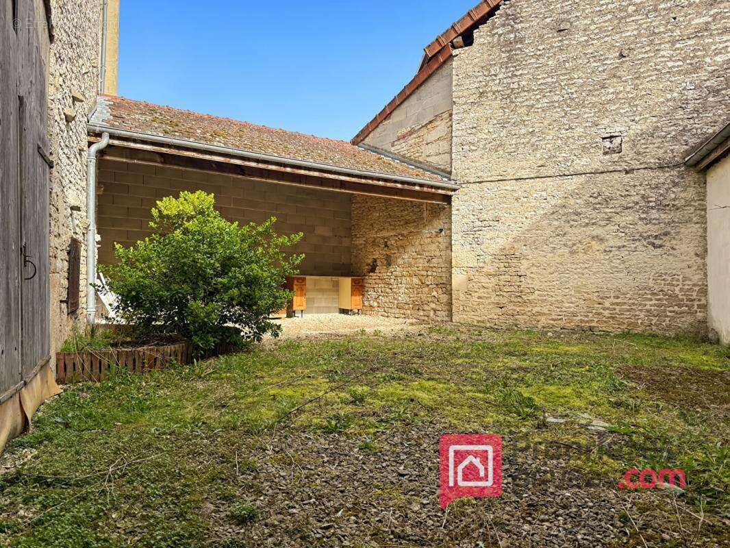 Maison Essoyes 15 pièce(s) 400 m2 - photo 16