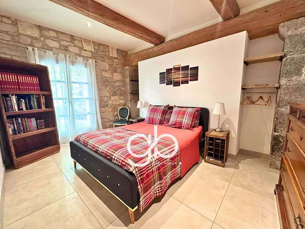 Maison à LES MATELLES