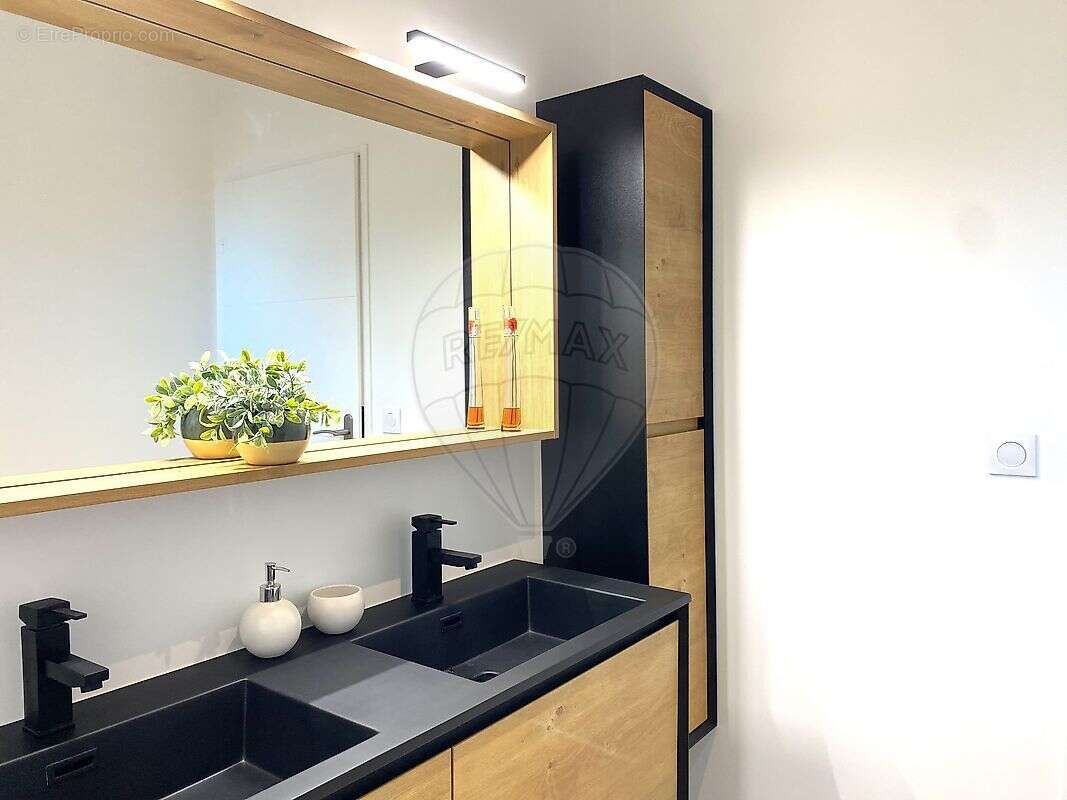 Maison à LES MATHES