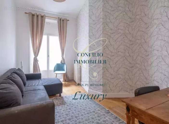 Appartement à PARIS-8E