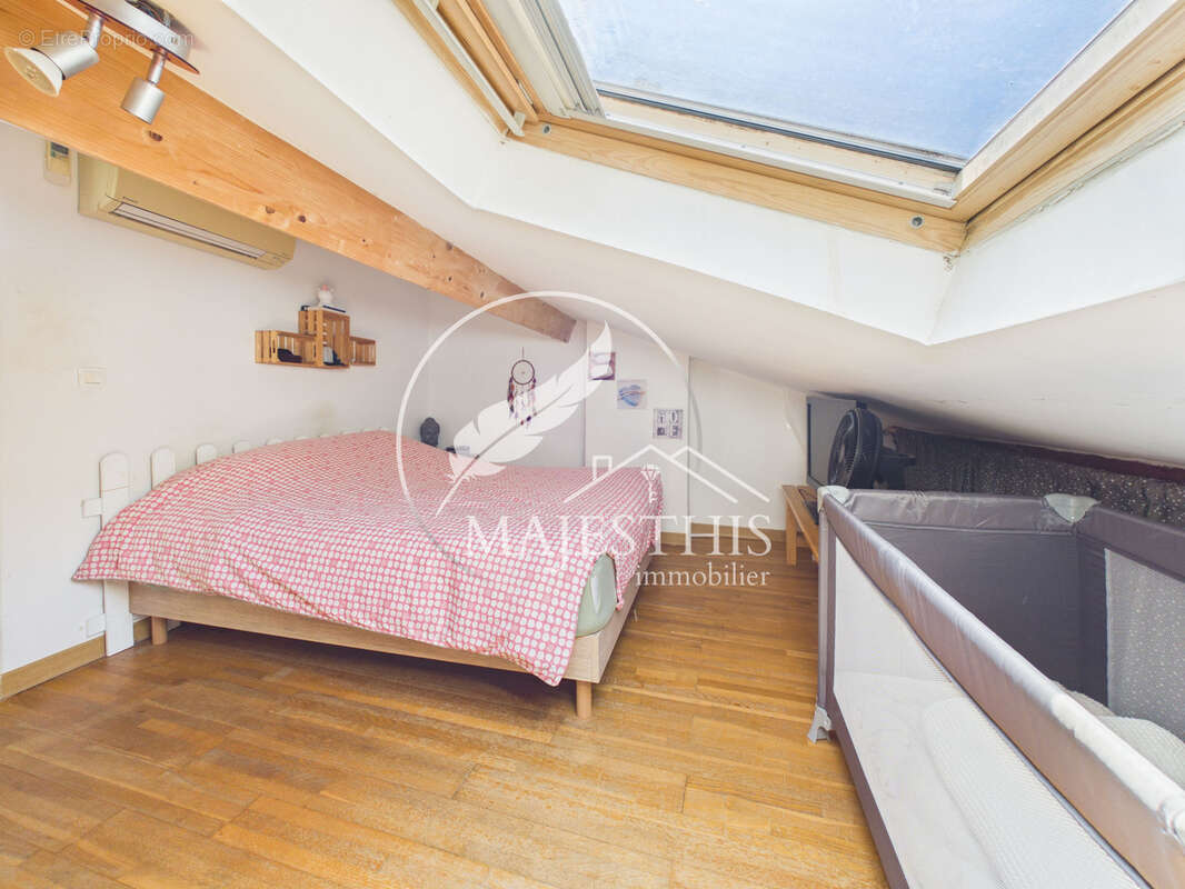 Appartement à SOLLIES-TOUCAS