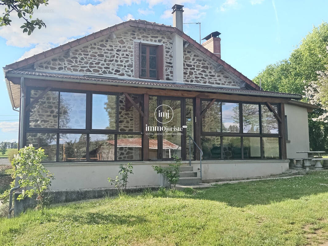 Maison à BUJALEUF