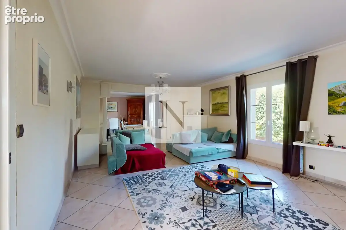 Maison 6 pièces 218 m² à vendre à Saintes (17100) - photo 4